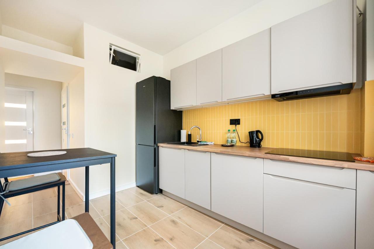 Ochota Sunny Apartment Warschau Buitenkant foto